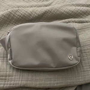 lululemon belt bag